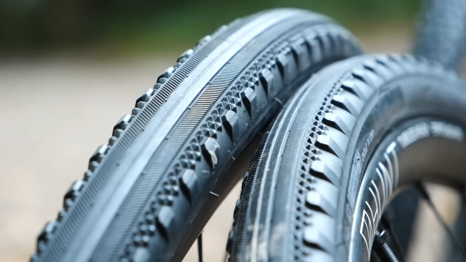 Are Wider Tires Better (7 Types Explained) String Bike