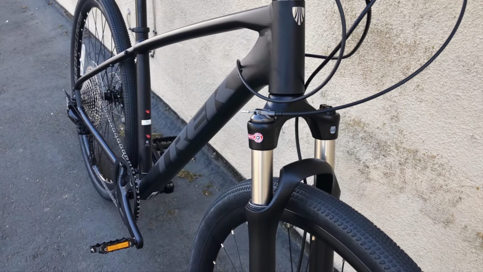 trek dual sport vs sirrus x